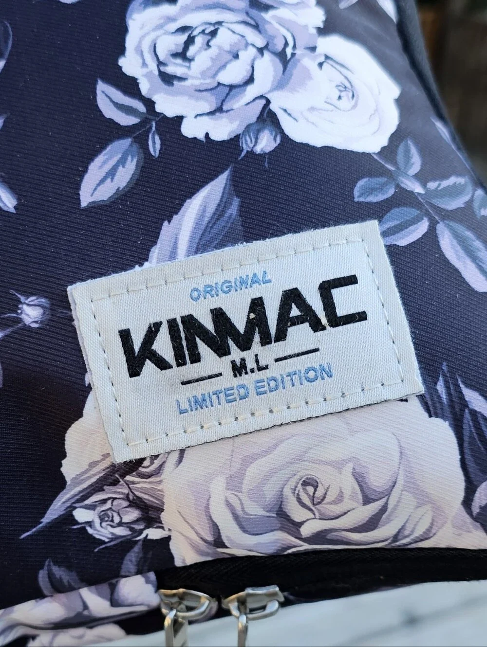 Kinmac 360° Protective Laptop Sleeve in White Rose Floral